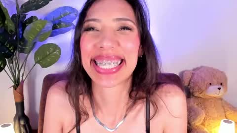 Snapshot of miss_veronica2 chatting on 15, 4, 2026 Miss Veronica online show from 15, 4, 2026