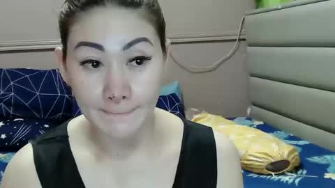 HOT MOMMY ZEPHYR online show from 2, 2, 2026