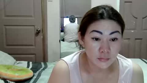 HOT MOMMY ZEPHYR online show from 9, 2, 2026