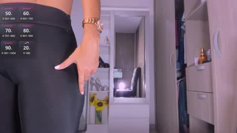 Ameliahs online show from 4, 3, 2025