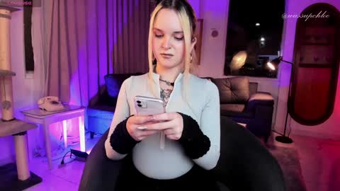 Snapshot of misschloe__ chatting on 9, 1, 2025 Chloe freelance model Please your thumbs up are important online show from 9, 1, 2025