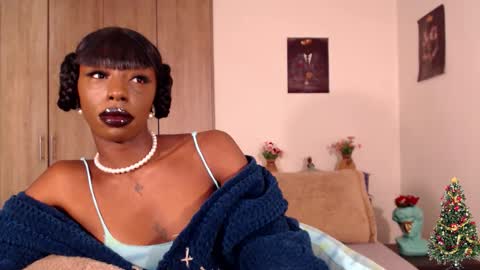 Emilie Diaz online show from 13, 12, 2025