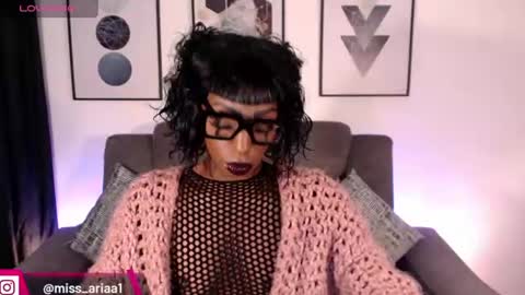 Emilie Diaz online show from 3, 7, 2026