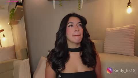 Snapshot of missemily_11 chatting on 4, 8, 2026 Yuliana online show from 4, 8, 2026