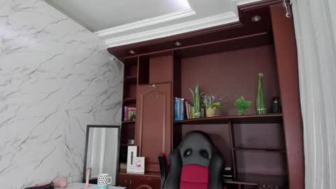Snapshot of missescarleth chatting on 13, 12, 2024 Escarlet online show from 13, 12, 2024