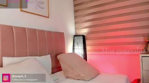 Snapshot of missesmeralda chatting on 13, 5, 2026 Julieta Arboleda but i like call me esme online show from 13, 5, 2026