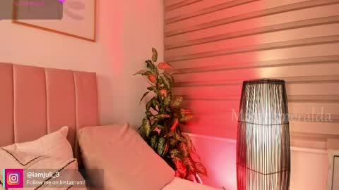 Snapshot of missesmeralda chatting on 29, 5, 2026 Julieta Arboleda but i like call me esme online show from 29, 5, 2026
