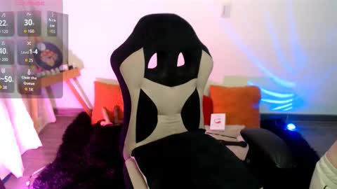 Luna online show from 7, 1, 2026