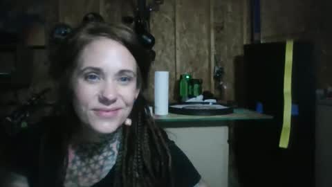 Snapshot of misshoneybadger333 chatting on 25, 9, 2025 misshoneybadger333 online show from 25, 9, 2025