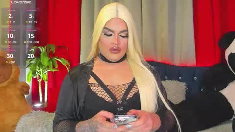 kassandra lazcano online show from 17, 1, 2026