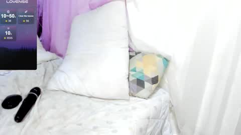 misskiity_ online show from 2, 12, 2024