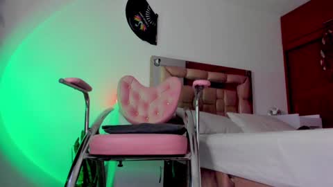 Lucye Robbie online show from 15, 12, 2024