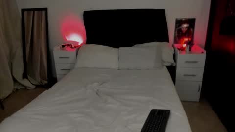 Lucye Robbie online show from 14, 9, 2025