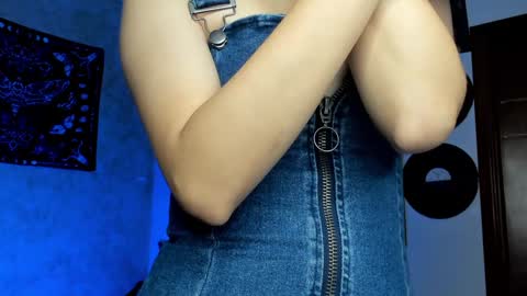 Snapshot of missluna27 chatting on 17, 12, 2024 Miss Luna online show from 17, 12, 2024