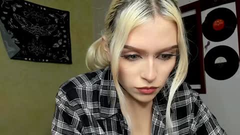 Snapshot of missluna27 chatting on 31, 12, 2024 Miss Luna online show from 31, 12, 2024
