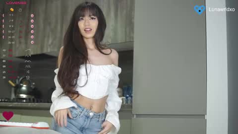 misslunacutie online show from 16, 2, 2025