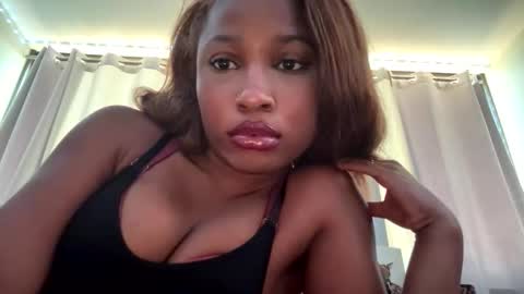 missmarimac online show from 9, 3, 2026