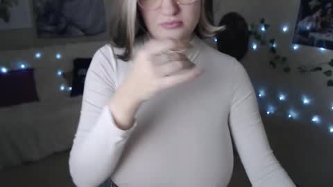 Snapshot of missmelons_ chatting on 20, 2, 2025 Li online show from 20, 2, 2025