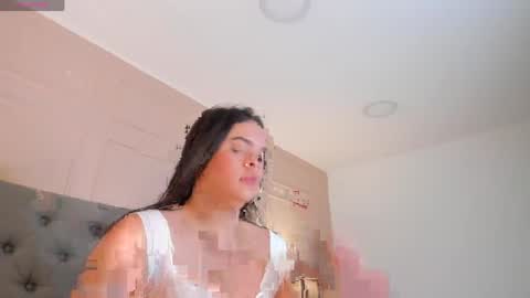 Mia  online show from 18, 4, 2026