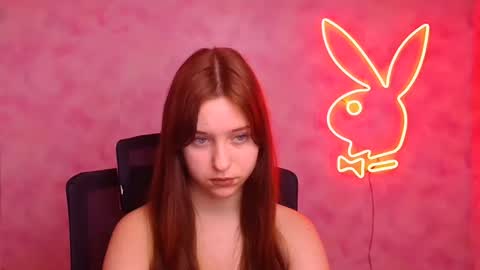 Mia online show from 4, 12, 2025