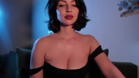   online show from 18, 10, 2025