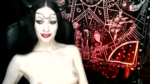 Snapshot of missmoondoll chatting on 2, 1, 2025 MissMoonDoll online show from 2, 1, 2025