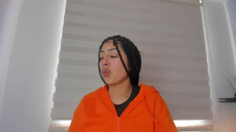 insta miss nickeloo online show from 27, 1, 2025