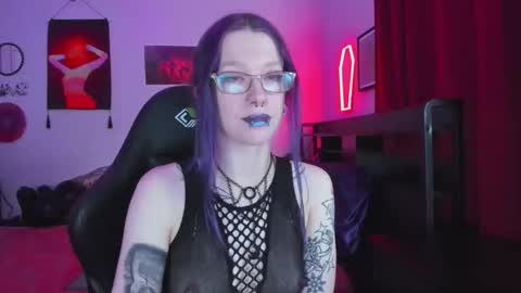 Snapshot of missnikkivill chatting on 11, 2, 2026 Mistress Nikki Vill online show from 11, 2, 2026