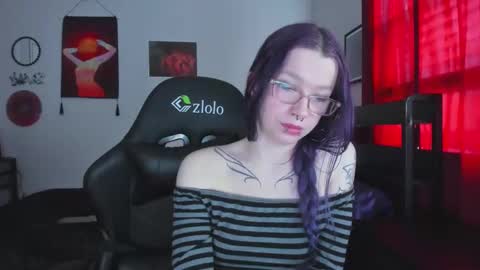 Snapshot of missnikkivill chatting on 17, 2, 2026 Mistress Nikki Vill online show from 17, 2, 2026