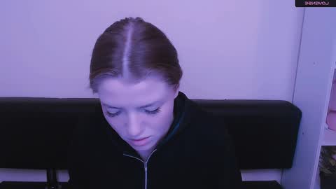 Snapshot of missoliviaa_ chatting on 30, 12, 2024 Olivia online show from 30, 12, 2024