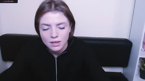 Snapshot of missoliviaa_ chatting on 8, 1, 2025 Olivia online show from 8, 1, 2025