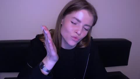 Snapshot of missoliviaa_ chatting on 21, 2, 2025 Olivia online show from 21, 2, 2025