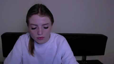 Snapshot of missoliviaa_ chatting on 5, 3, 2025 Olivia online show from 5, 3, 2025