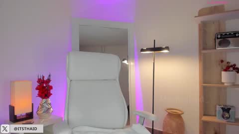 Fernanda Davila online show from 11, 3, 2025