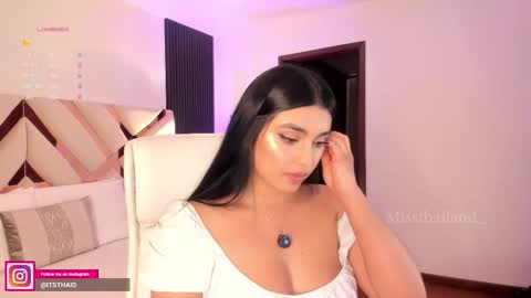 Fernanda Davila online show from 24, 11, 2025