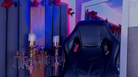 Tomiehelp me get to 100 thumbs up online show from 11, 2, 2025