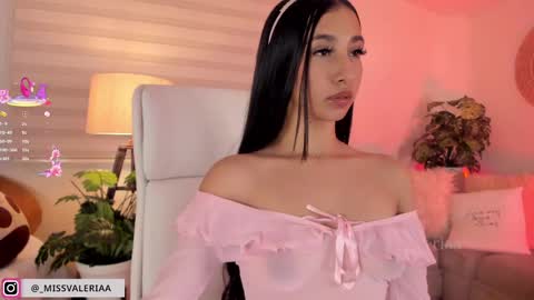 Snapshot of missvaleriaa chatting on 7, 3, 2025 Valeria Davila online show from 7, 3, 2025