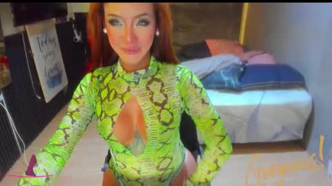 Snapshot of misswet1wild chatting on 27, 9, 2025 glorious Trans online show from 27, 9, 2025