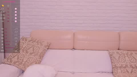 Snapshot of missxcaprice chatting on 4, 2, 2025 missxcaprice online show from 4, 2, 2025