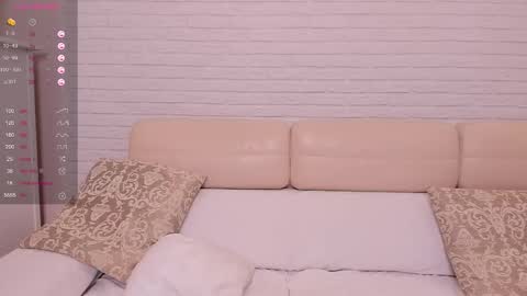 Snapshot of missxcaprice chatting on 7, 10, 2025 missxcaprice online show from 7, 10, 2025