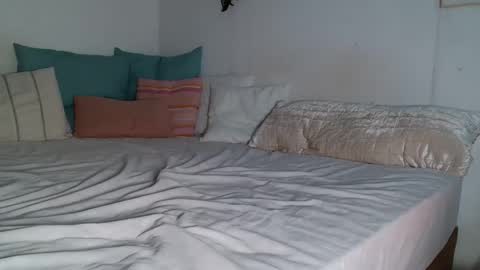Monique  online show from 1, 6, 2026
