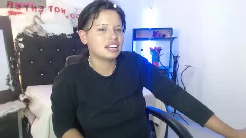 Snapshot of missy_eyess chatting on 28, 10, 2025 missy_eyess online show from 28, 10, 2025