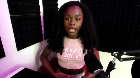 Snapshot of missymixingmiss chatting on 13, 11, 2025 lauren online show from 13, 11, 2025