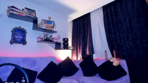Snapshot of missyuliaslut chatting on 12, 7, 2026 missyuliaslut online show from 12, 7, 2026