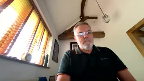 Snapshot of misterblivs chatting on 12, 5, 2026 Misterblivs online show from 12, 5, 2026