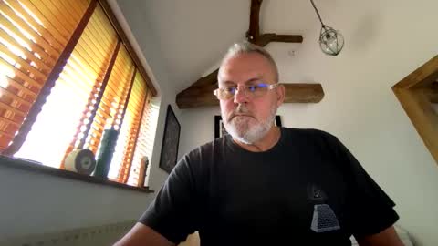 Snapshot of misterblivs chatting on 5, 6, 2026 Misterblivs online show from 5, 6, 2026