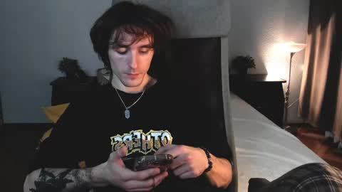 Snapshot of misterhult chatting on 7, 12, 2024 My name is Anton Bogatyrev online show from 7, 12, 2024