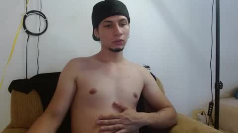 mistermike_69 online show from 13, 4, 2026