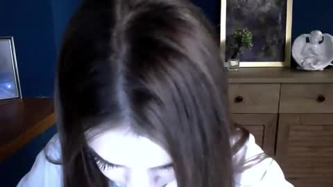 Snapshot of misticwave chatting on 29, 11, 2025 Ines online show from 29, 11, 2025