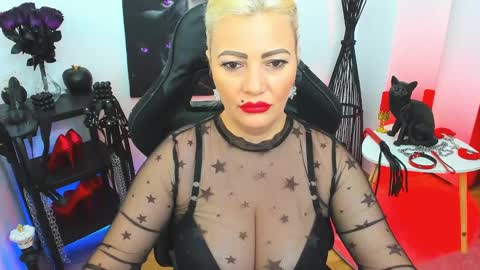 Miss CatSnow online show from 11, 1, 2025